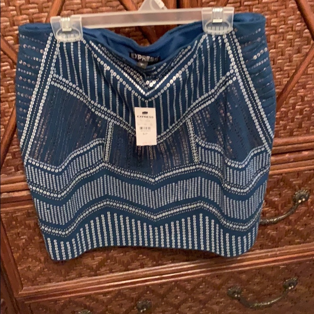 Small express skirt with tags
